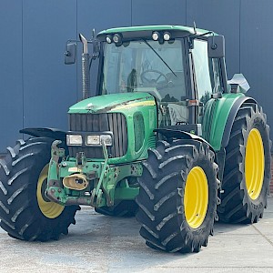 John Deere 6320