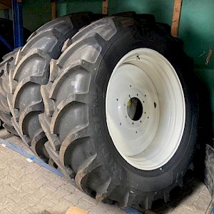 Vredestein 440/65R28 & 540/65R38 Banden