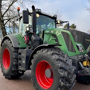 2016 Fendt 828 tractor