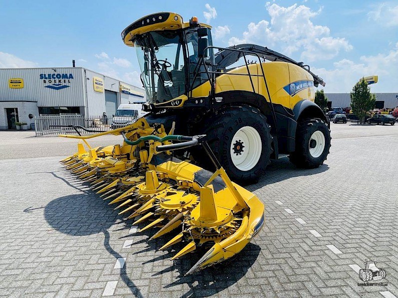 New Holland FR650 Forage Cruiser STAGE V - Trekkerweb