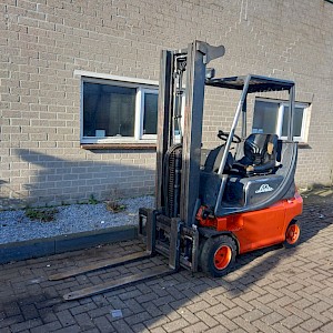 LINDE E18P Triplo 5,2M Heftruck Side-Shift