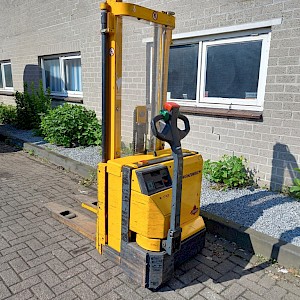 JUNGHEINRICH 1200 KG Stapelaar Freelift 3,3 m (ACCU 2024)