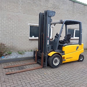 JUNGHEINRICH EFG-545 Heftruck 4,5 TON TRIPLO