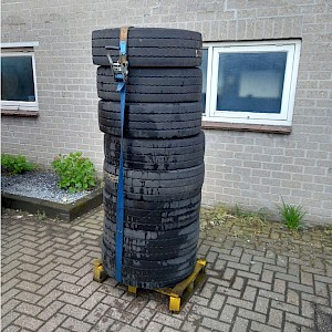 8x dieplader band 235 75 R17,5 / 245 70 17,5 Banden