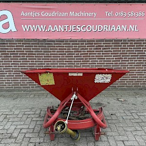 mounted fertilizer spreader