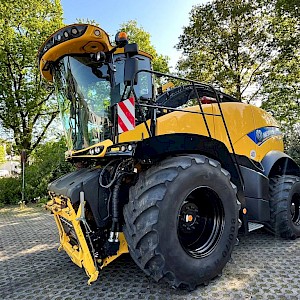 New Holland FR 650