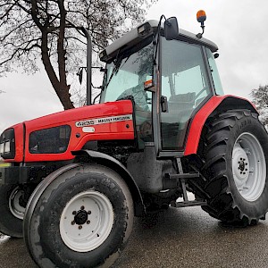 Massey Ferguson 4235