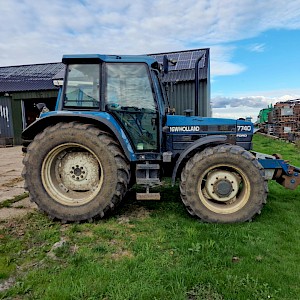 New Holland 7740