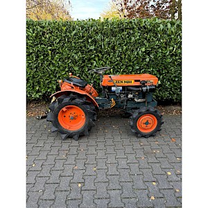 Kubota B7000