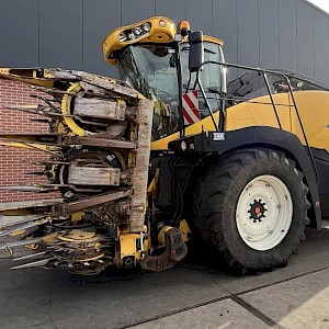 New Holland FR600