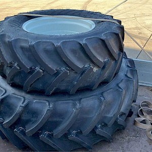 Mitas 440/65R24   540/65R34 Banden