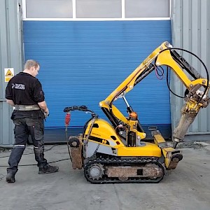 Brokk 90, bj 2005, 2 343 uur