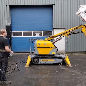 Brokk 330, bj 2002, 4 553 uur