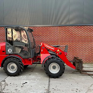 Weidemann 3070 CX80 LP shovel loader