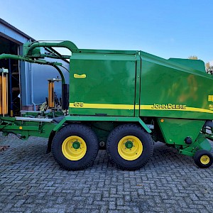 John Deere 678