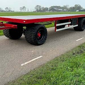 Strakke balenwagen / landbouwwagen / balenkar, aanhanger,platte kar / trailer / bale cart