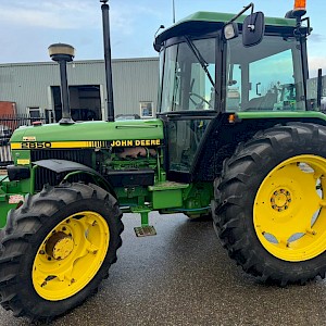 John Deere 2850