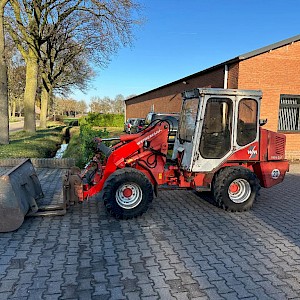 Weidemann 1904 D/P mini shovel / loader