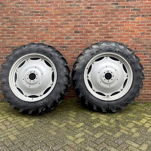 Goodyear 13.6R38 SUPER TRACTION