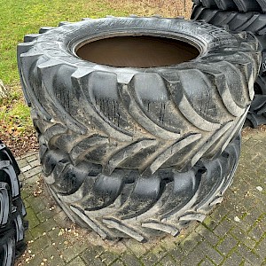 Vredestein traxion 650/65 -38. trekkerbanden