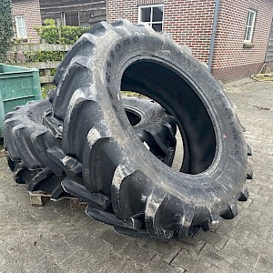 FIRESTONE BANDEN SET 540/ 65 - 34 NIEUW