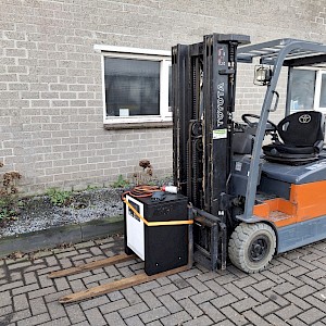 TOYOTA 7FBEF18 Elektrische Heftruck TRIPLO