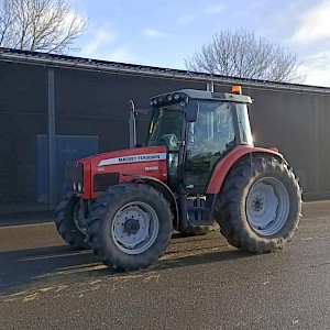 Massey Ferguson 5435 Dyna-4