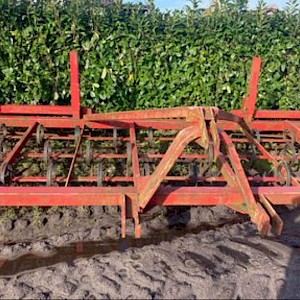 Triltand cultivator