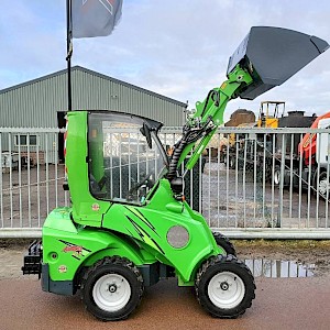 Avant M420 MSDNT mini shovel loader lader 980 kg CE