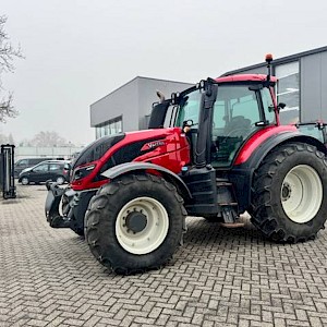 Valtra T144 Hitech