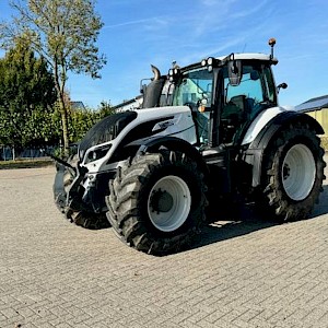 Valtra T214 Versu