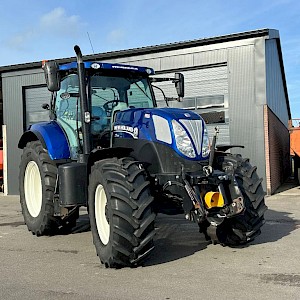 New Holland T7.170RC Range Command