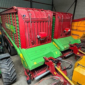 2x Strautmann Giga Vitesse 4001 DO  opraapwagen krone schuitenmaker pottinger