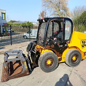 JCB 1110 170 135 robot skid steer bobcat schranklader