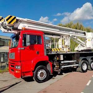 Bronto skylift 28-2T1 28 m hi lift hoogwerker MAN TGA 26.