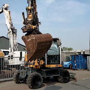 Liebherr A309, bj 2006, 14 914 uur
