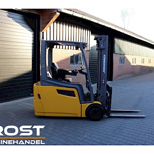 Jungheinrich EFG218 heftruck elektrische freelift triplex sideshift