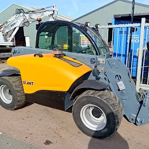 GiANT 4548 Tendo verreiker 4,6 m 1,7 ton telehandler CE