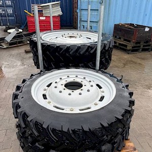Mitas 320/90 R50 + 270/95 R36 Smalle Wielen