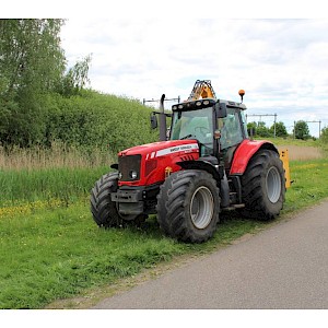 Massey Ferguson 6480 met Herder Grenadier 518LS