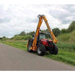 Massey Ferguson 7480 met Herder Grenadier MBK513LSH