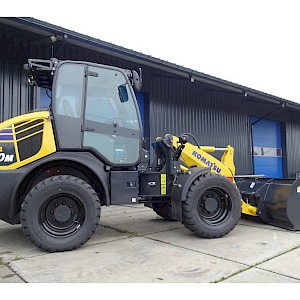 Komatsu WA80M Wielader Shovel
