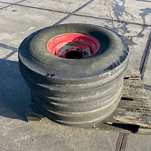 BKT 11.00-16 op Fendt velg 6-gaats