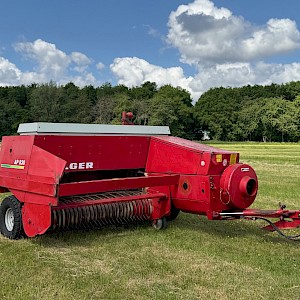 Te Koop: Lely Welger AP 830!    Pakjespers haybaler hay hooipers pers balen baal gras hooien pakkenpers