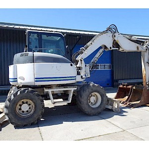 Komatsu PW 98MR Compact mobiele kraan