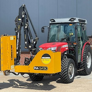 Massey Ferguson 3635 F met McConnel PA 3430