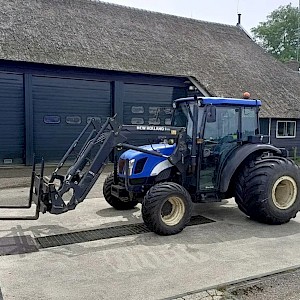 New Holland TN60DA TN60D met voorlader 520TL en vork