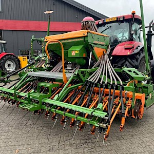 Amazone Rotor kopeg KE403 met zaaimachine