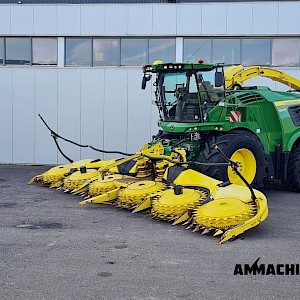 John Deere 9900 forage harvester