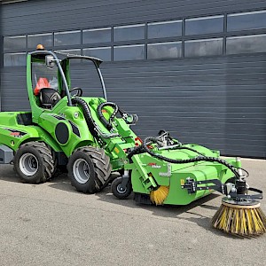 Avant 645i Rental mini-shovel